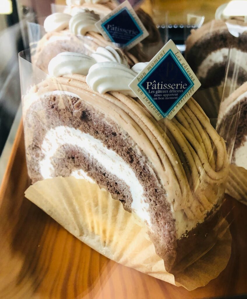 栗のロールケーキ