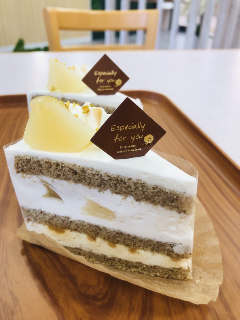 紅茶と洋梨のケーキ